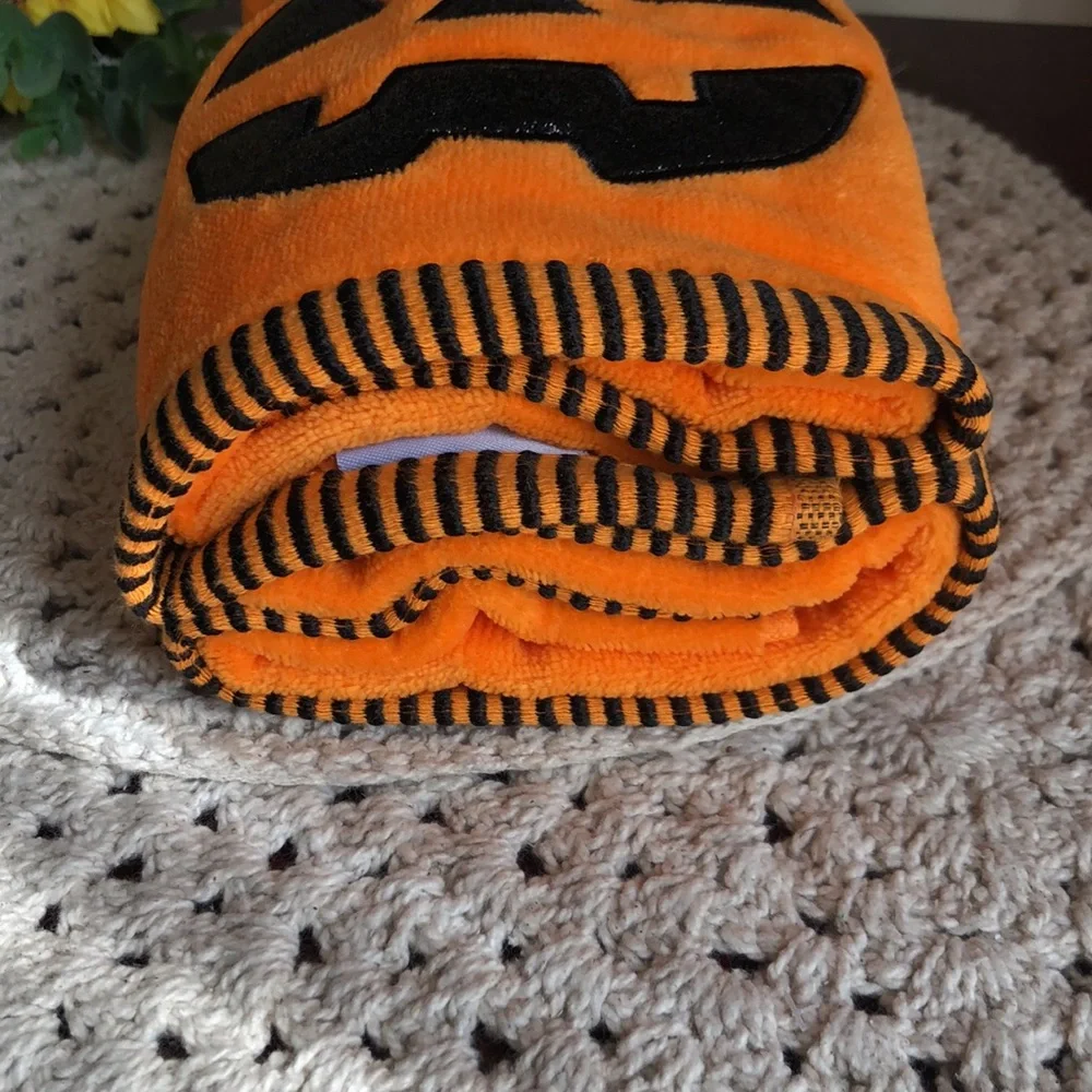 Kassafina Halloween Pumpkin Hand Towel - Orange & Black